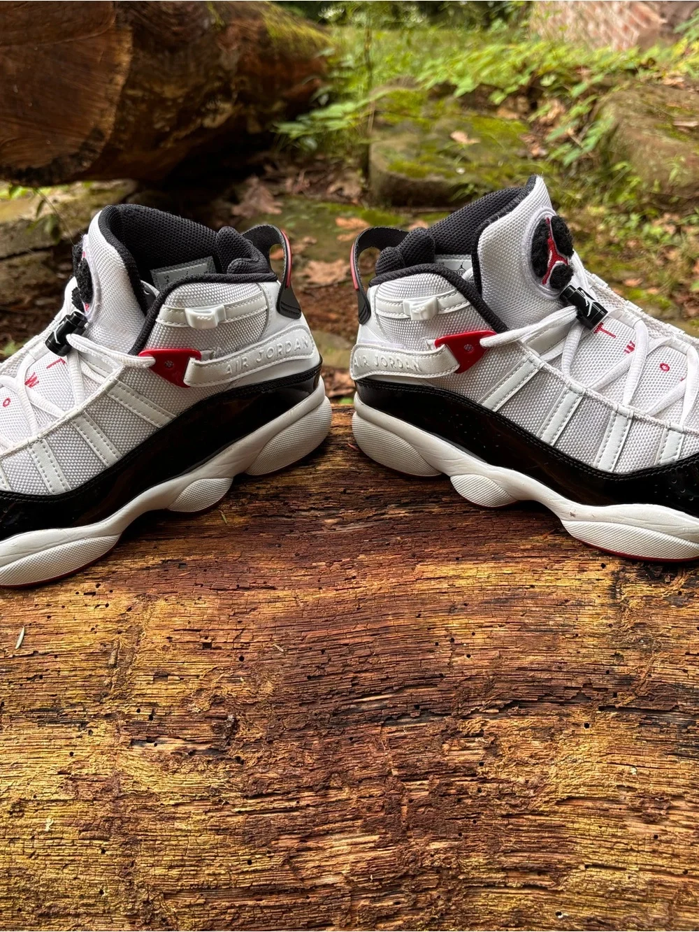 Jordan Mens Black/White/Red Retro Sneakers